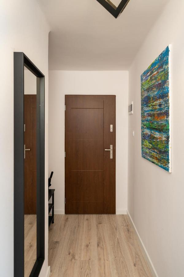 Staymoovers - Ladne Mieszkanie W Poblizu Energylandii - Parking Zator Buitenkant foto